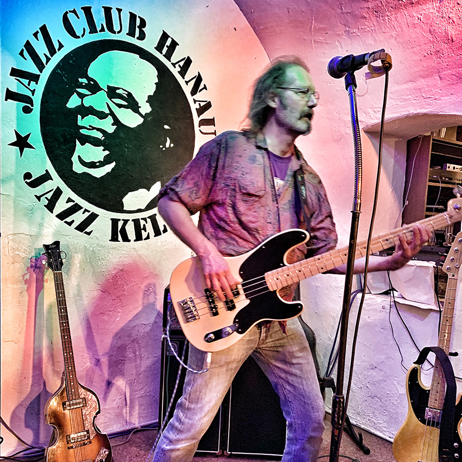 Robby Kusch - Bass/Vocals